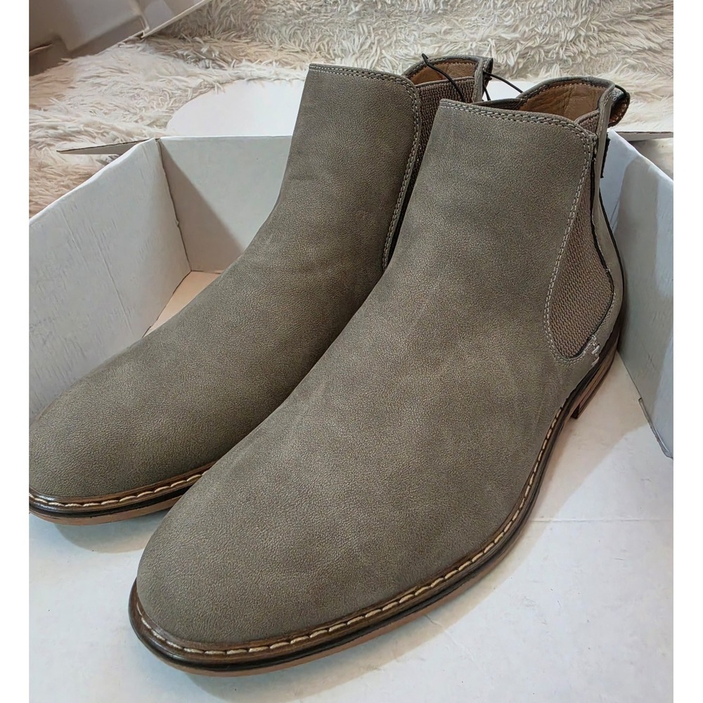 NWOB Madden by Steve Madden Gandol Grey Distressed Chelsea Boots - Men's 10.5